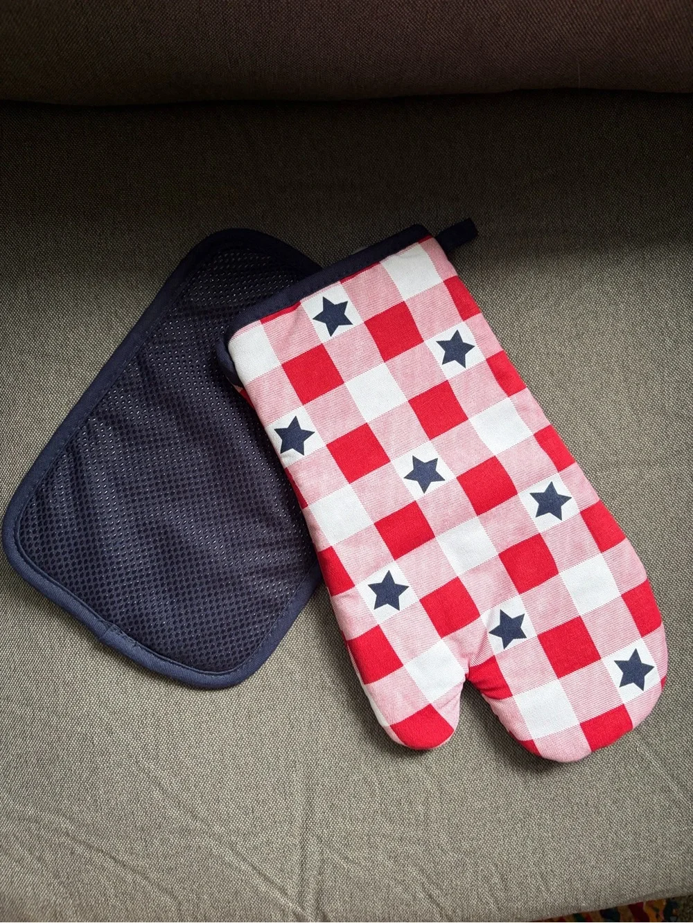 Martha Stewart Oven Mitt/Pot Holder set